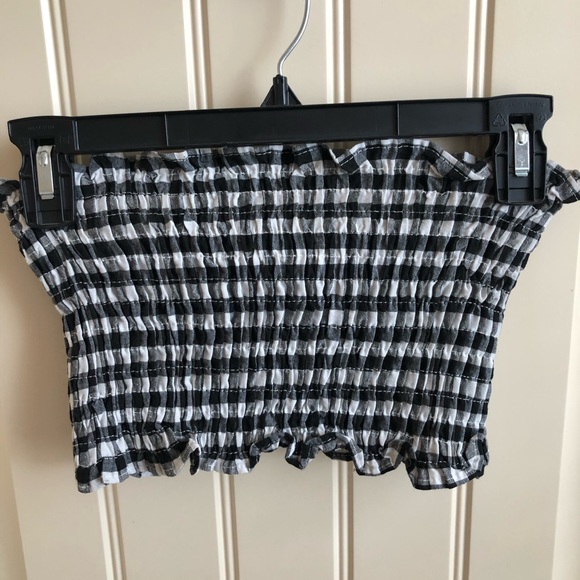 Black and White Gingham Crop Top - Picture 2 of 2
